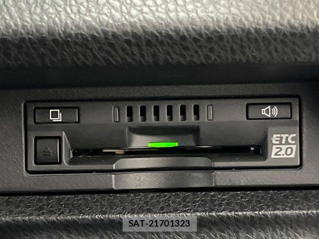 Toyota VOXY 2021-09 6999070-4