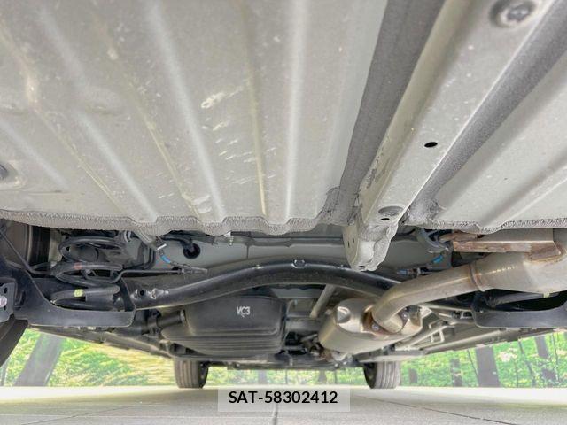 Toyota VOXY 2023-03 6999060-18