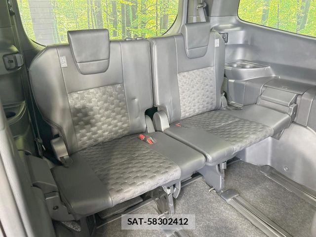 Toyota VOXY 2023-03 6999060-8