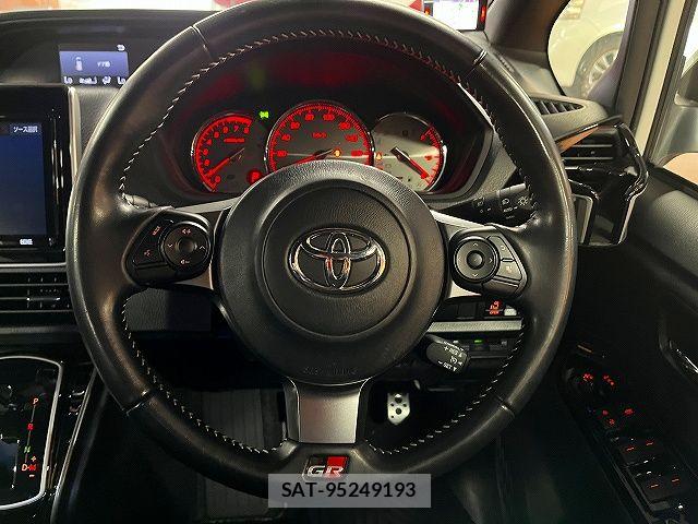 Toyota VOXY 2020-08 6999072-13