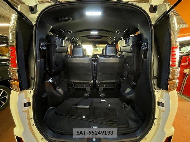 Toyota VOXY 2020-08 6999072-20