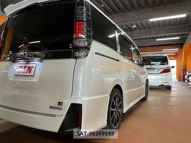 Toyota VOXY 2020-08 6999072-25