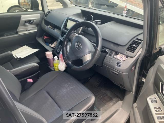 Toyota VOXY 2010-04 6999112-9