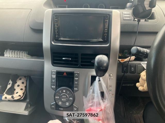 Toyota VOXY 2010-04 6999112-13