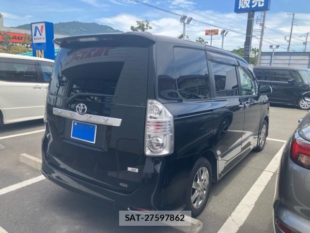 Toyota VOXY 2010-04 6999112-4