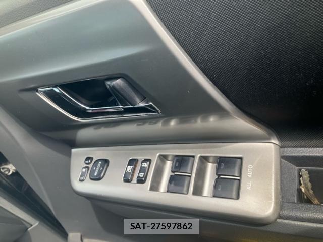 Toyota VOXY 2010-04 6999112-8