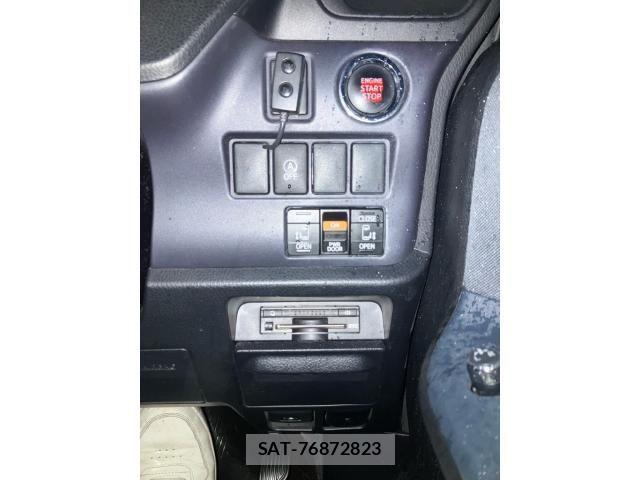 Toyota VOXY 2015-02 6999108-16