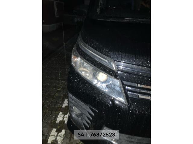 Toyota VOXY 2015-02 6999108-3