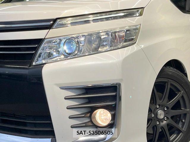 Toyota VOXY 2015-05 6999104-12