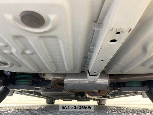 Toyota VOXY 2015-05 6999104-18