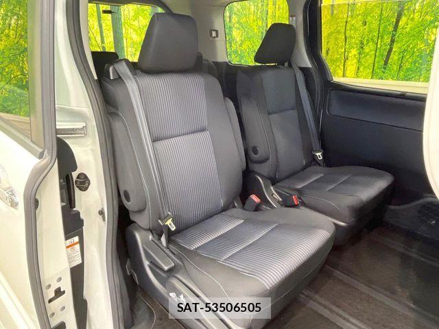 Toyota VOXY 2015-05 6999104-8