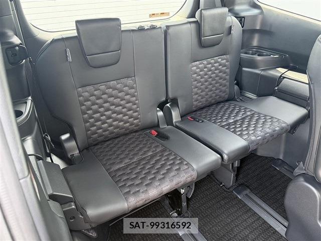 Toyota VOXY 2024-03 6999071-16
