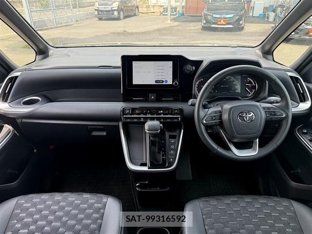 Toyota VOXY 2024-03 6999071-17