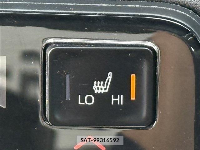Toyota VOXY 2024-03 6999071-3