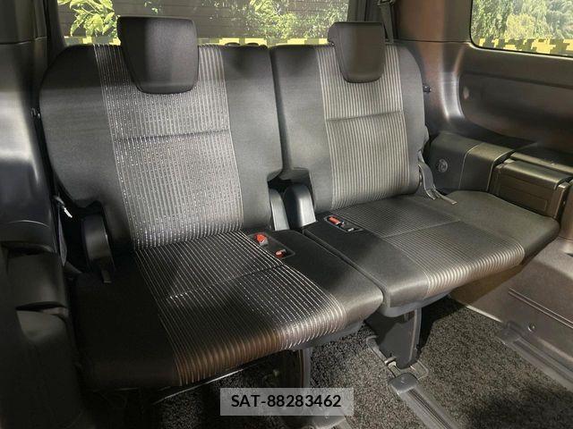 Toyota VOXY 2019-05 6999090-9
