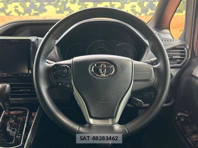 Toyota VOXY 2019-05 6999090-17