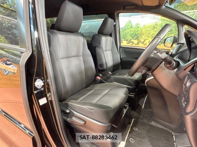 Toyota VOXY 2019-05 6999090-7