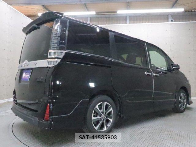 Toyota VOXY 2021-12 6999073-1