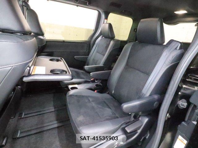 Toyota VOXY 2021-12 6999073-8