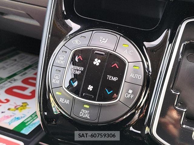 Toyota VOXY 2017-06 6999091-13