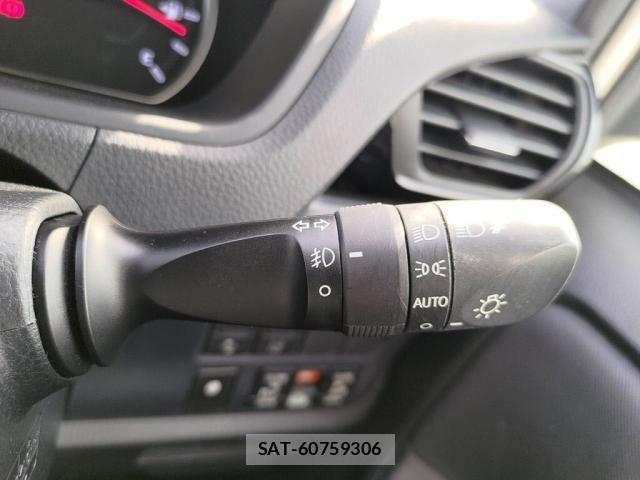 Toyota VOXY 2017-06 6999091-18