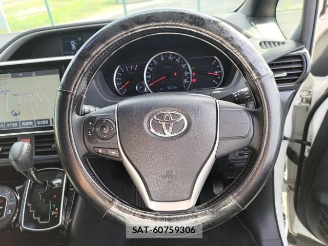 Toyota VOXY 2017-06 6999091-19