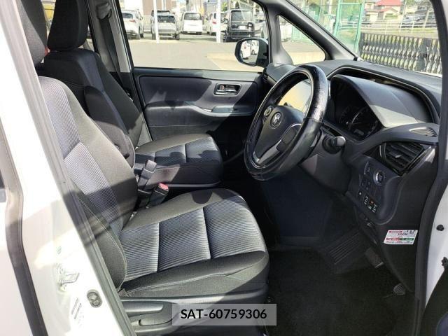Toyota VOXY 2017-06 6999091-20