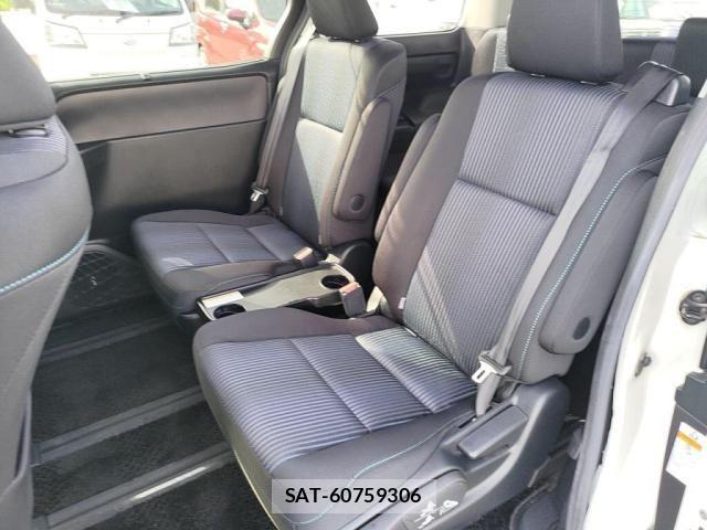Toyota VOXY 2017-06 6999091-22