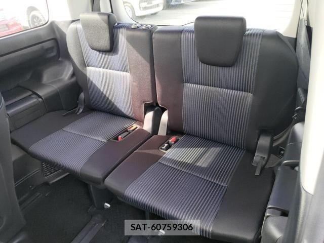 Toyota VOXY 2017-06 6999091-23