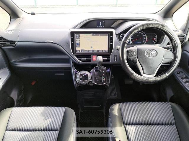Toyota VOXY 2017-06 6999091-2