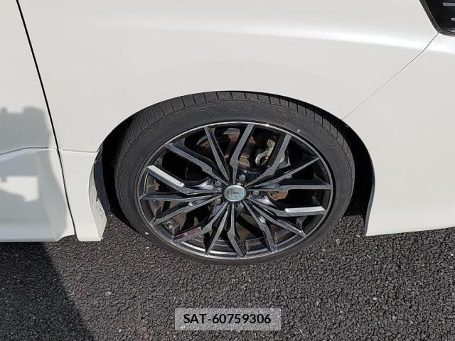 Toyota VOXY 2017-06 6999091-29