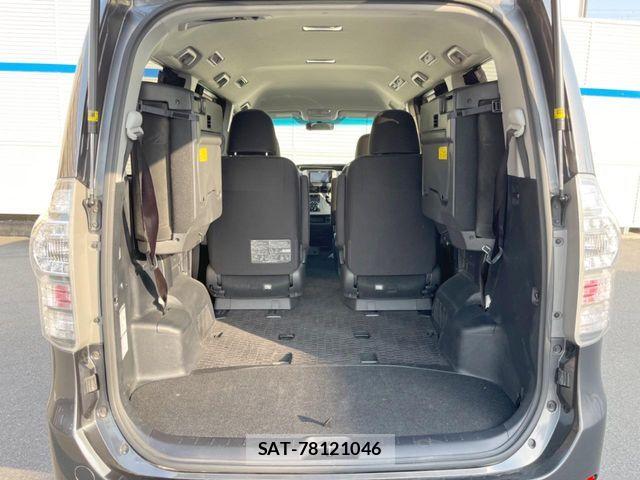 Toyota VOXY 2011-10 6999107-9