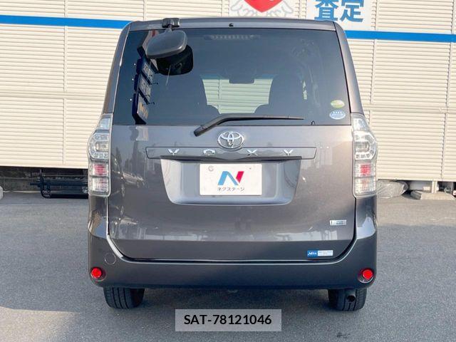 Toyota VOXY 2011-10 6999107-14