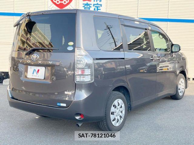 Toyota VOXY 2011-10 6999107-16