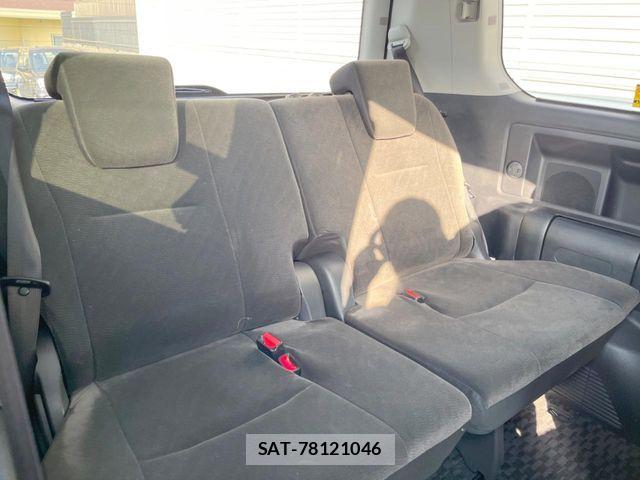 Toyota VOXY 2011-10 6999107-8