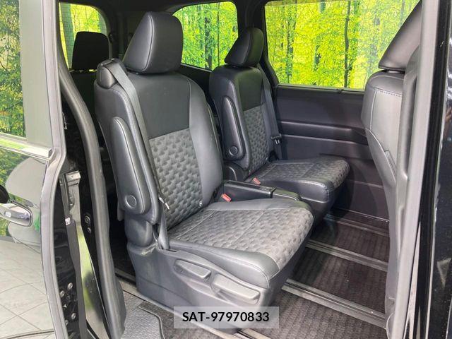 Toyota VOXY 2022-08 6999063-8