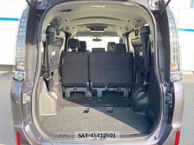 Toyota VOXY 2015-08 6999105-9