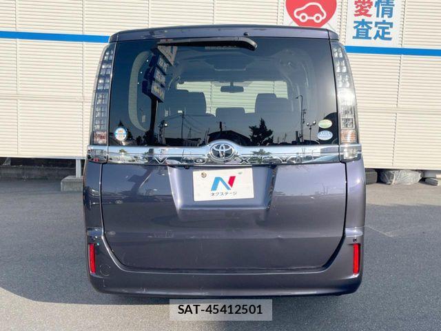 Toyota VOXY 2015-08 6999105-14