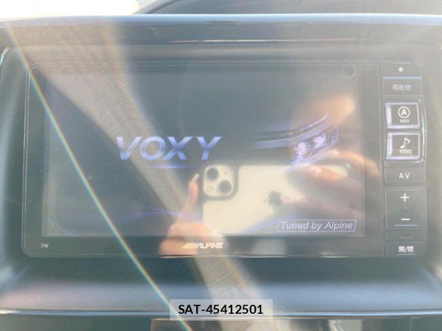 Toyota VOXY 2015-08 6999105-2