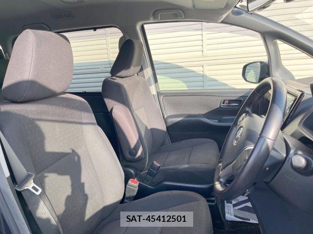 Toyota VOXY 2015-08 6999105-6