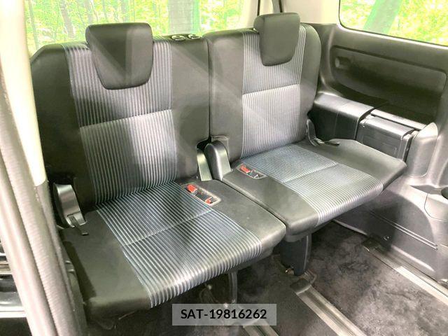 Toyota VOXY 2017-05 6999103-9