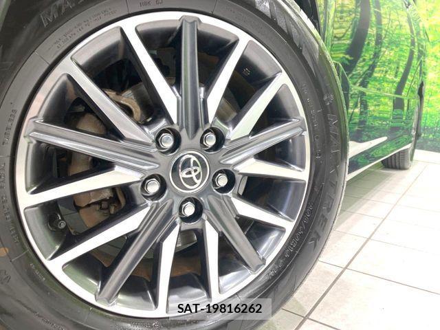 Toyota VOXY 2017-05 6999103-12