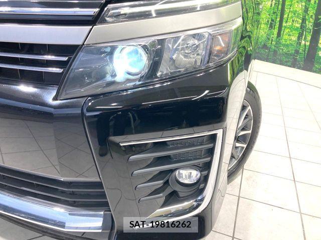 Toyota VOXY 2017-05 6999103-13