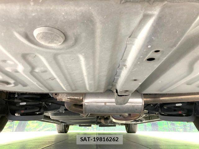 Toyota VOXY 2017-05 6999103-19