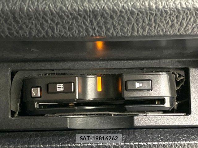 Toyota VOXY 2017-05 6999103-6