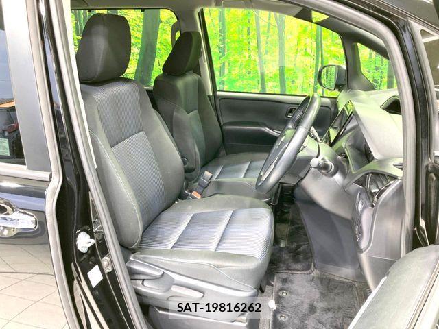 Toyota VOXY 2017-05 6999103-7