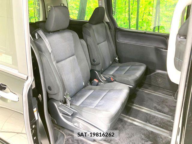 Toyota VOXY 2017-05 6999103-8