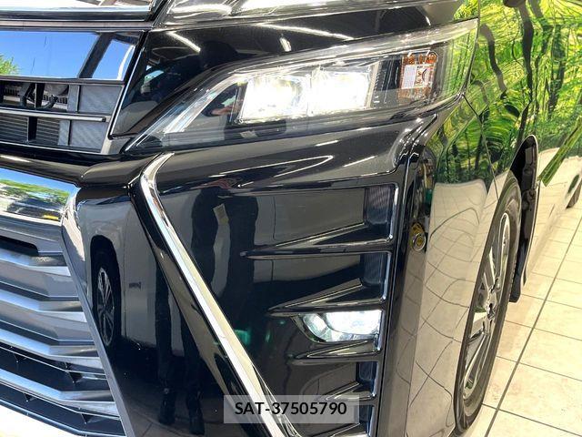 Toyota VOXY 2017-08 6999089-11