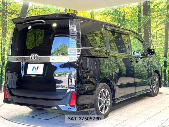 Toyota VOXY 2017-08 6999089-16
