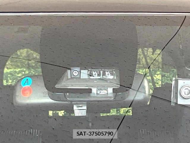 Toyota VOXY 2017-08 6999089-5